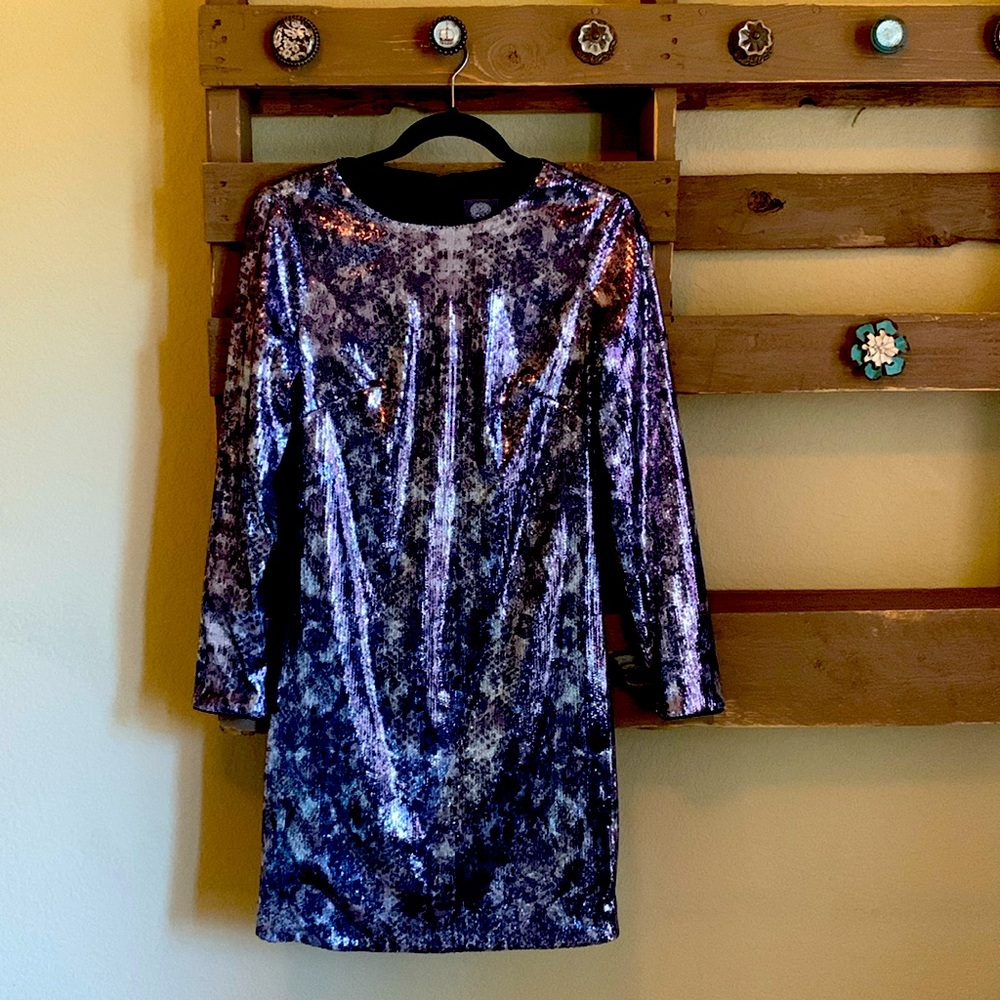 A stunning Vince Camuco party dress.